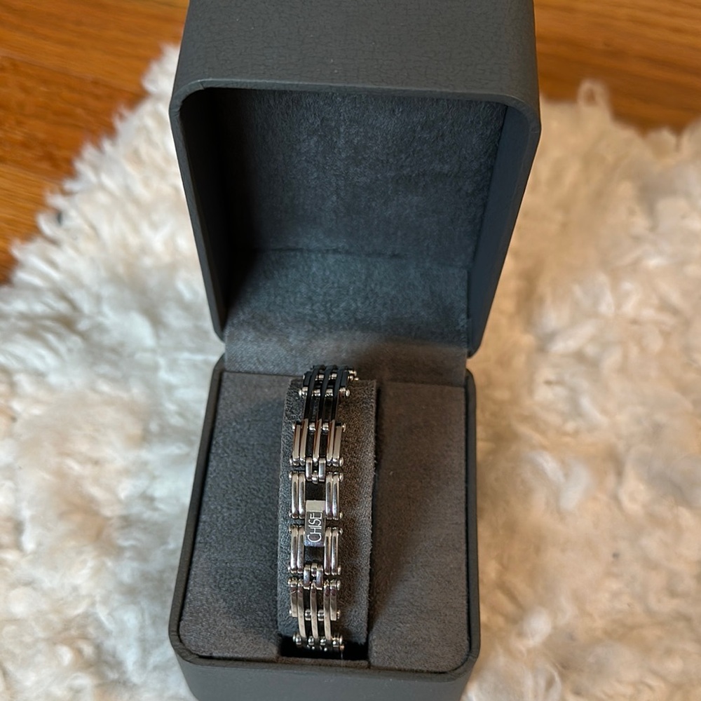 Men’s Chisel Bracelet NWOT